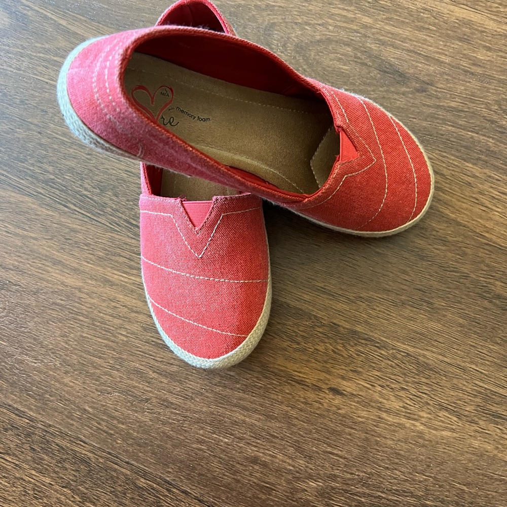 Mia shoes use twice size 7.5 M